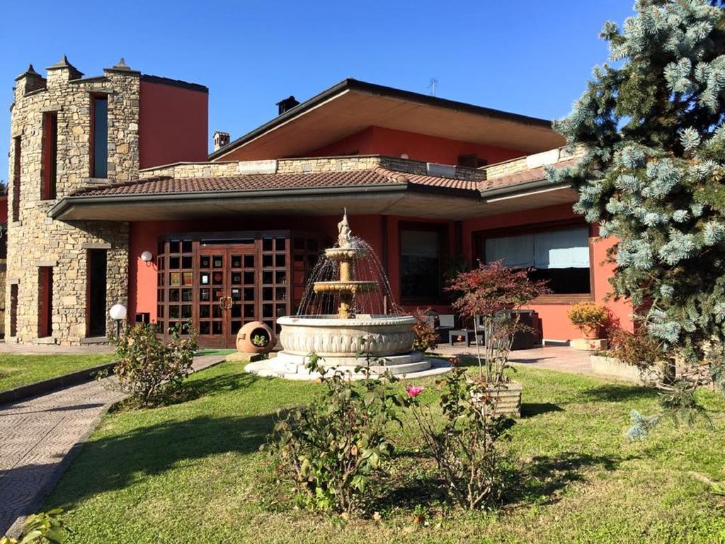 Il Leone D'Oro Hotel Telgate Exterior photo